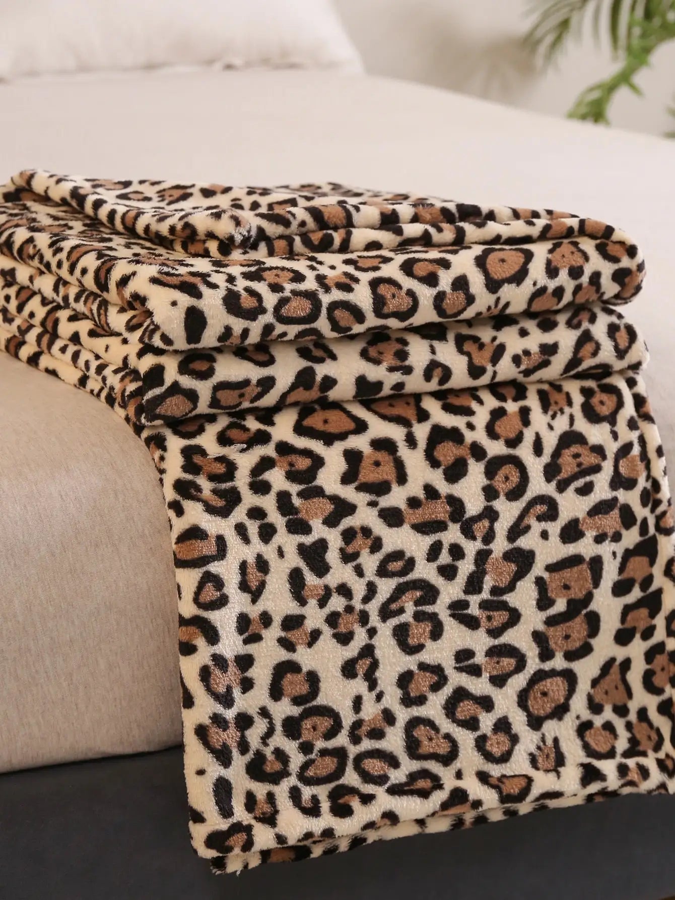 LuxeFéline | Couverture Fleece Léger Inspirée du Luipaard